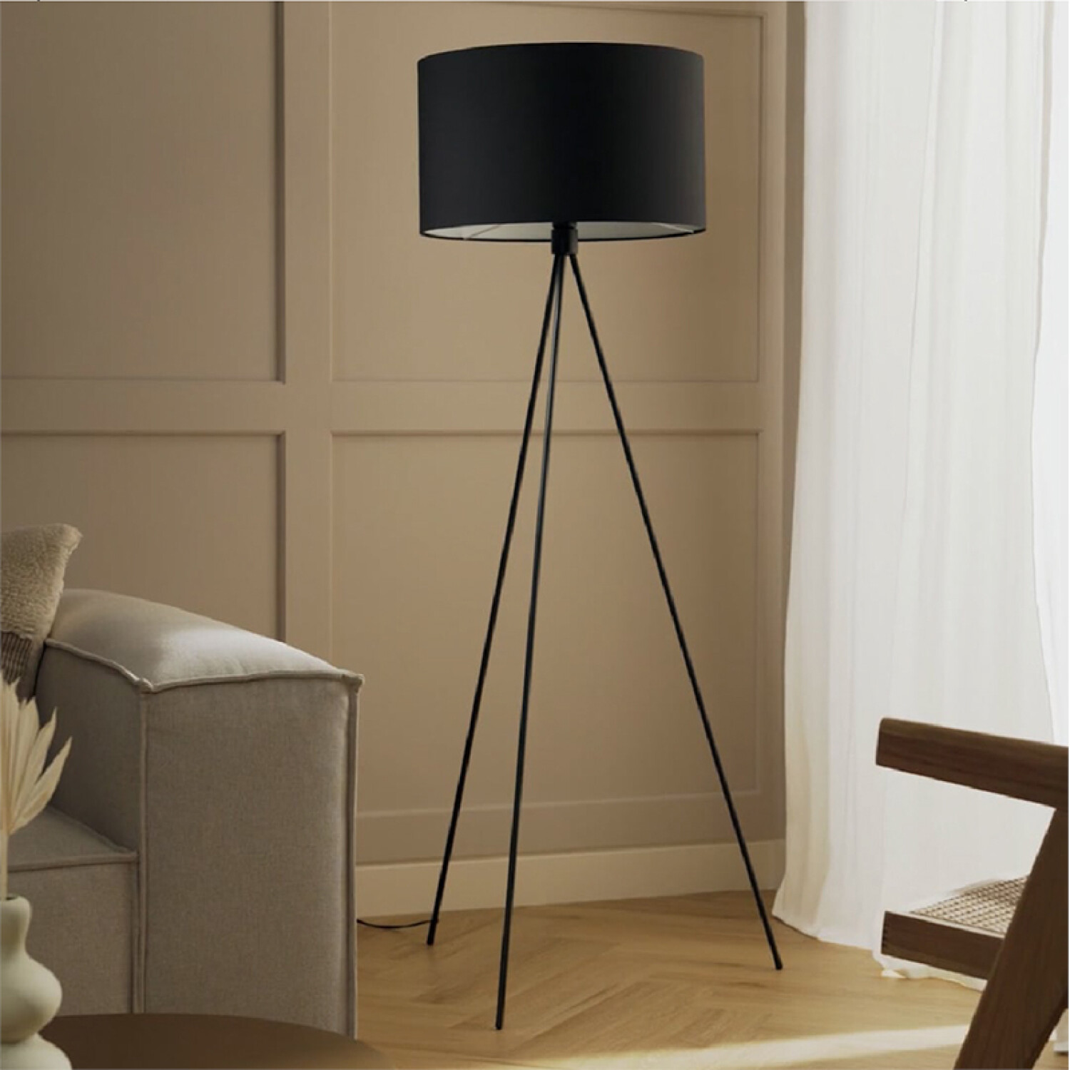 Minimalist Metal Tripod Floor Lamp