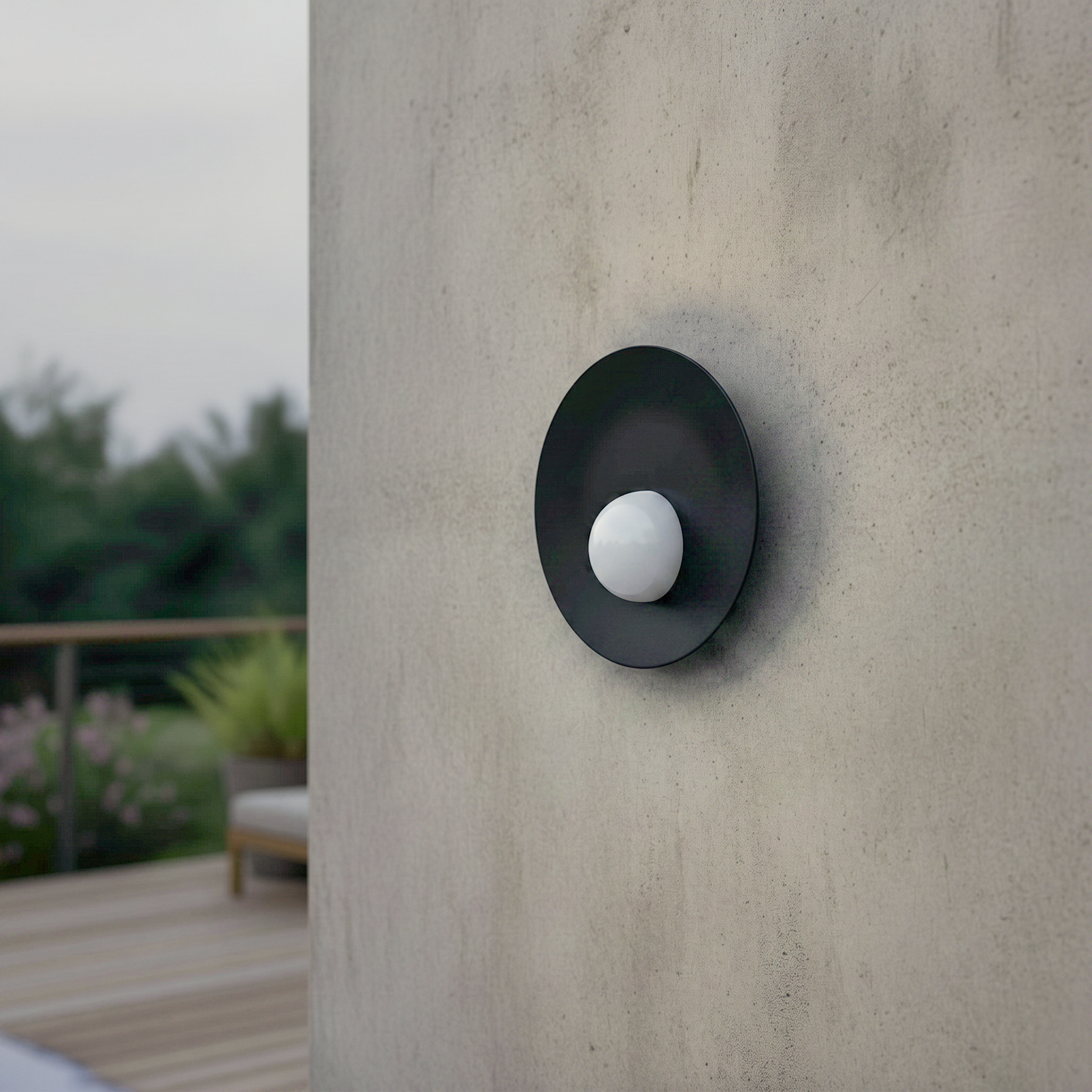 Robin Regina Wall Light